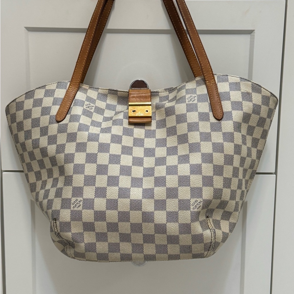 LOUIS VUITTON Tote Bag